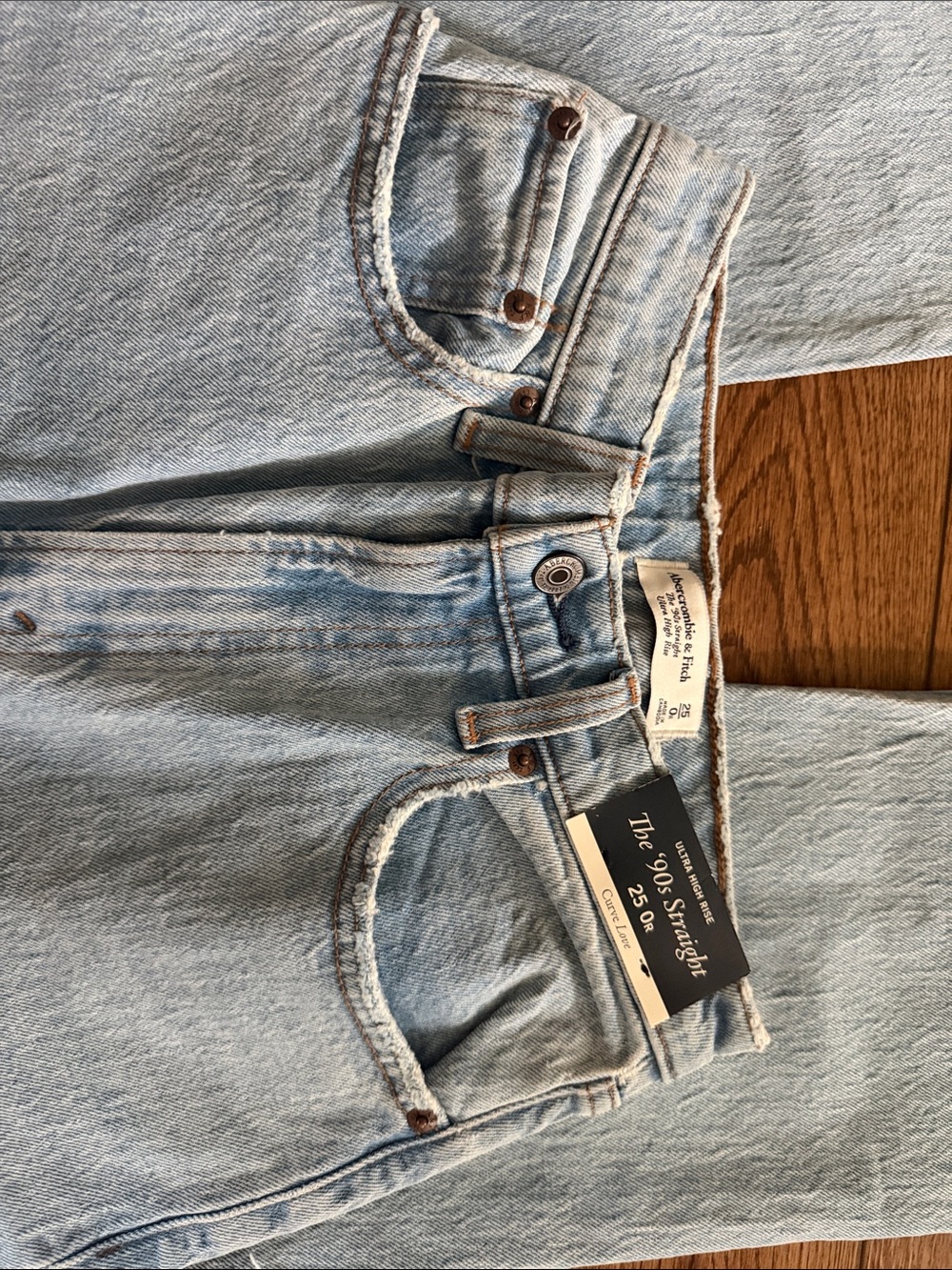 Abercrombie & Fitch Women's Light Blue High-Rise '90s Straight Jeans